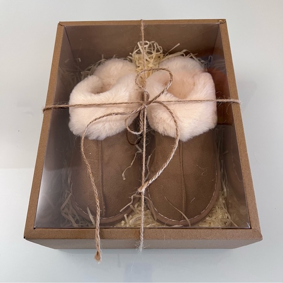 SLIPPERS | Cream & tan soft cushion clog style slip on faux fur lined suede shoe - Picture 5 of 15